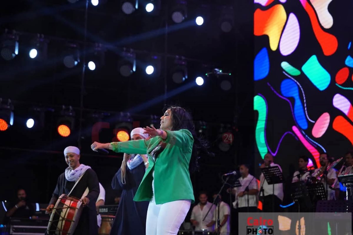 المطربة أمينة 