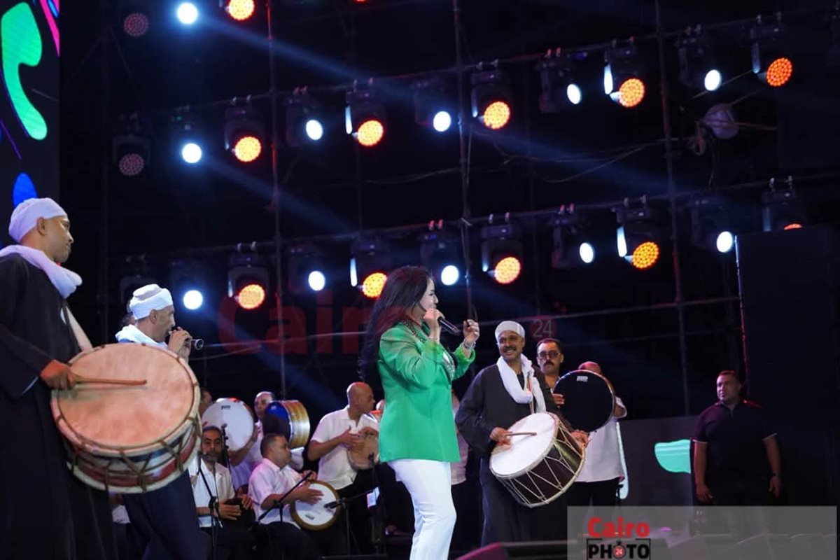 المطربة أمينة 