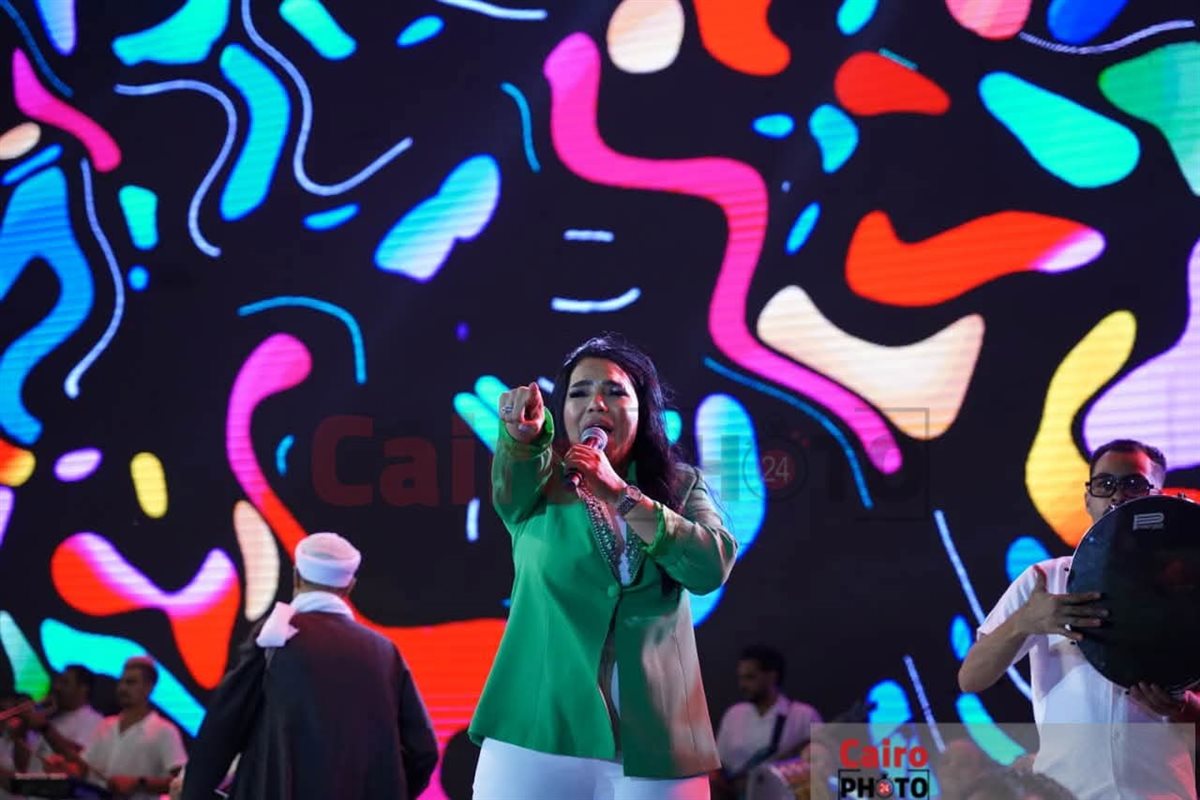 المطربة أمينة 