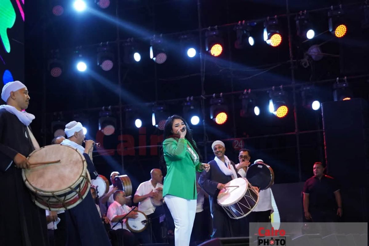 المطربة أمينة 