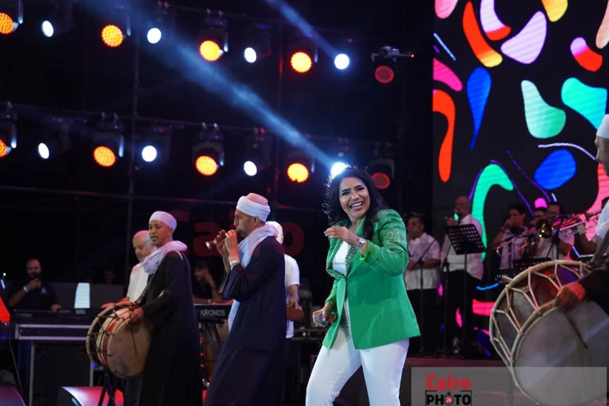 المطربة أمينة 