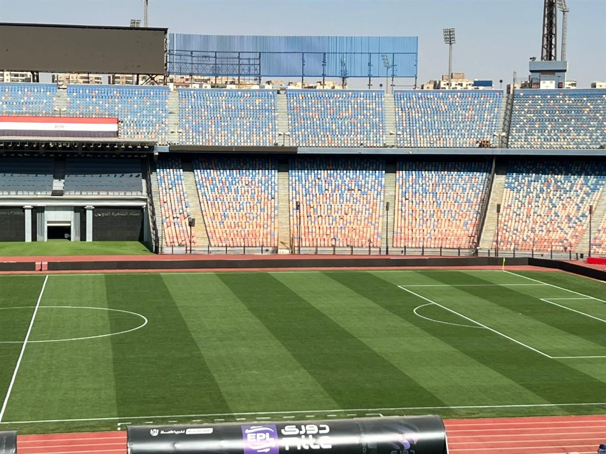 <strong>وزير الرياضة يتفقد ستاد القاهرة قبل استئناف مباريات الدوري</strong>