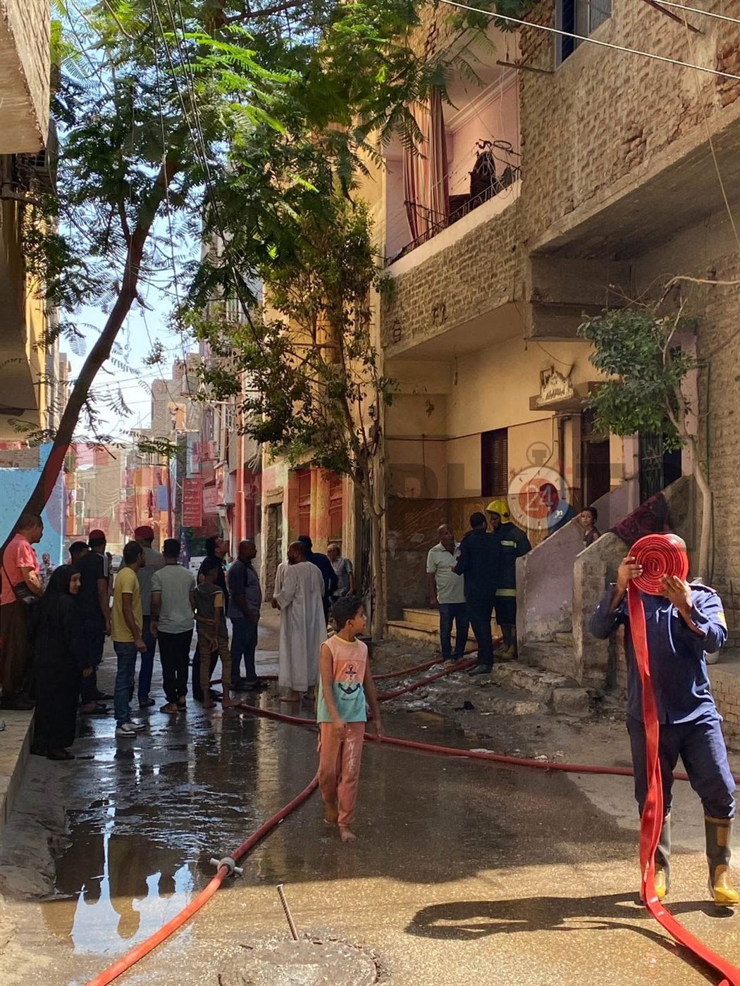 حريق بسطح أحد العقارات السكنية بالأقصر