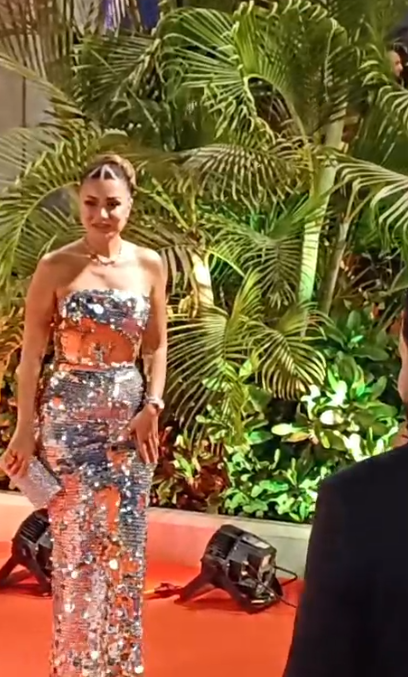 نجلاء بدر تتألق على ريد كاربت حفل توزيع جوائز دير جيست