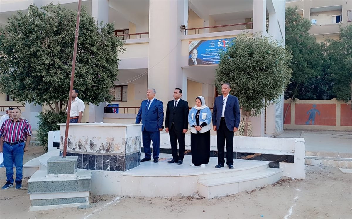 فى أول أيام الدراسة خالد قبيصي يتابع انضباط العمليه التعليميه بمدارس المحافظة