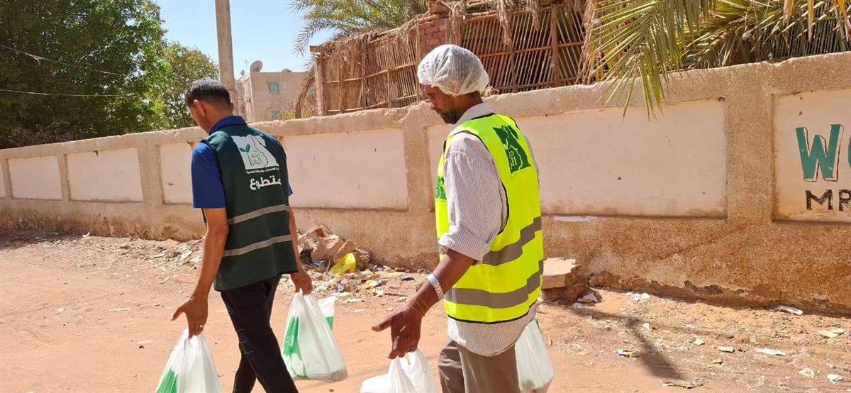 توزيع 5 آلاف وجبة غذائية للأسر الاولى بالرعاية