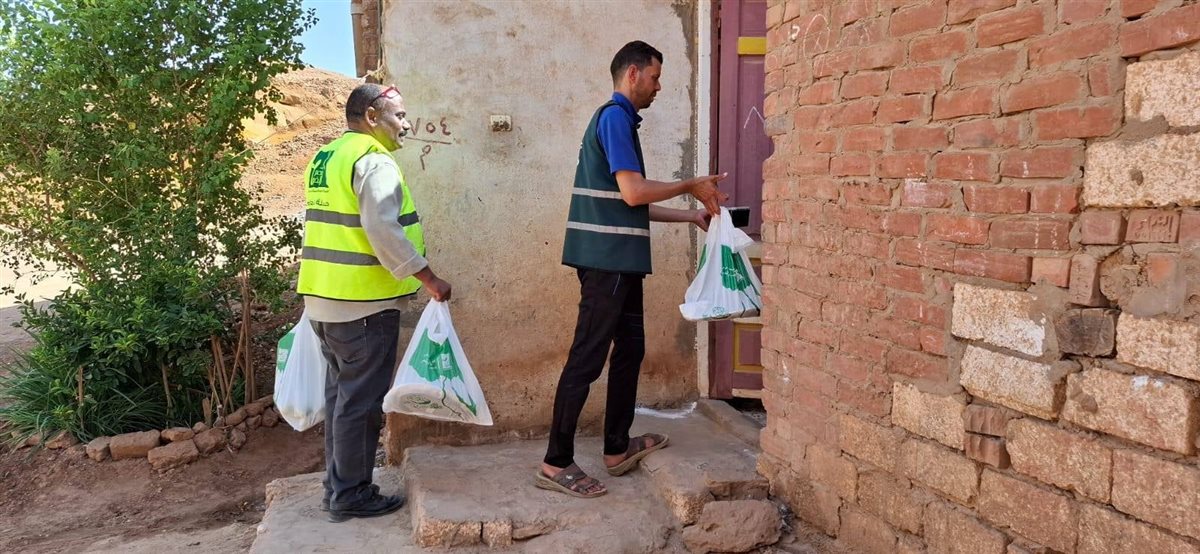 توزيع 5 آلاف وجبة غذائية للأسر الاولى بالرعاية