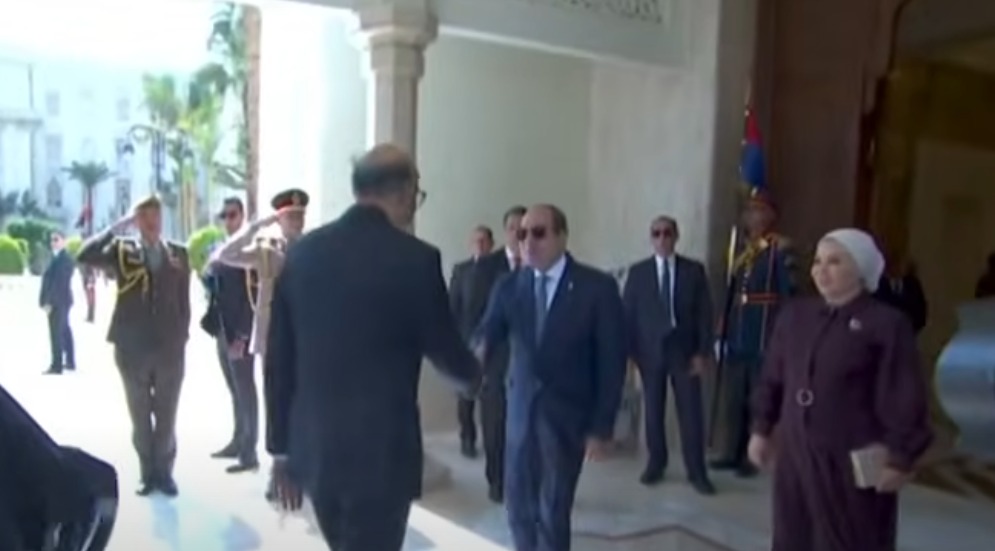 الرئيس السيسي يستقبل رئيس سنغافورة بقصر الاتحادية