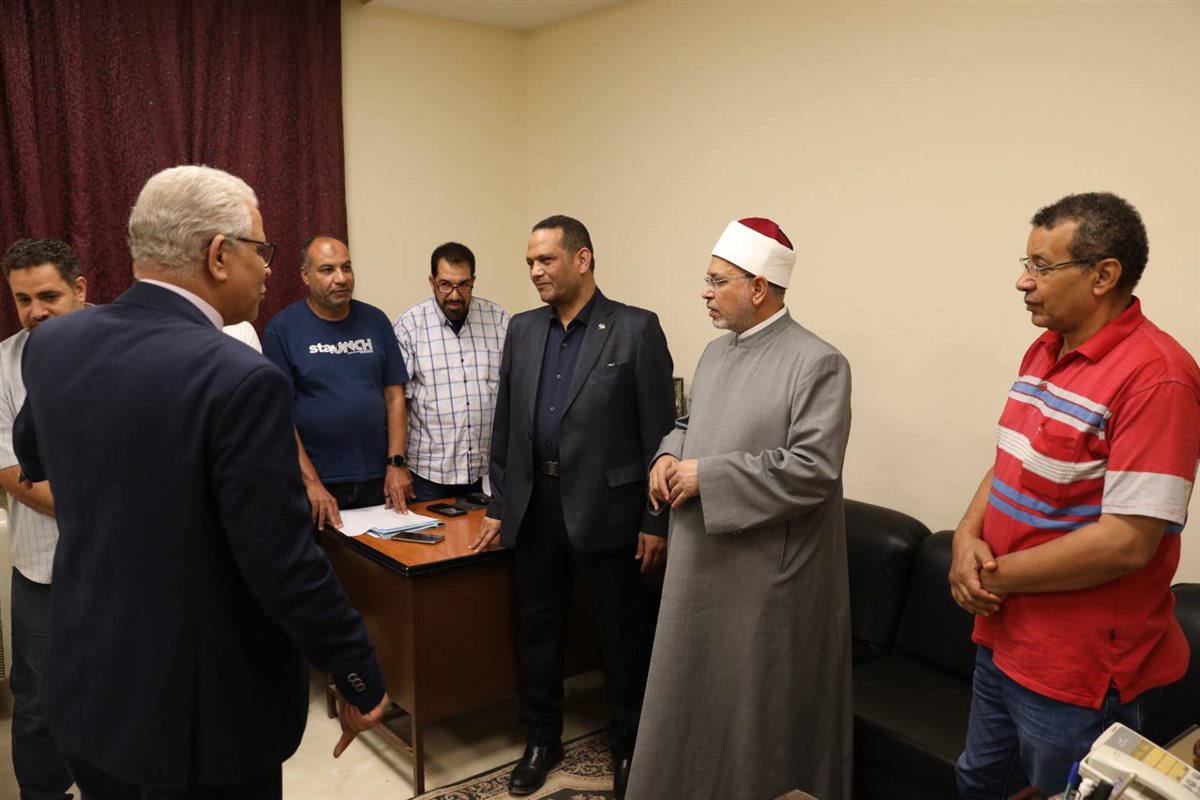 <strong>رئيس جامعة الأزهر ونائبه لشئون التعليم يتفقدان المدن الجامعية ويطمئنان على تسكين  طلاب الحالات الخاصة</strong>