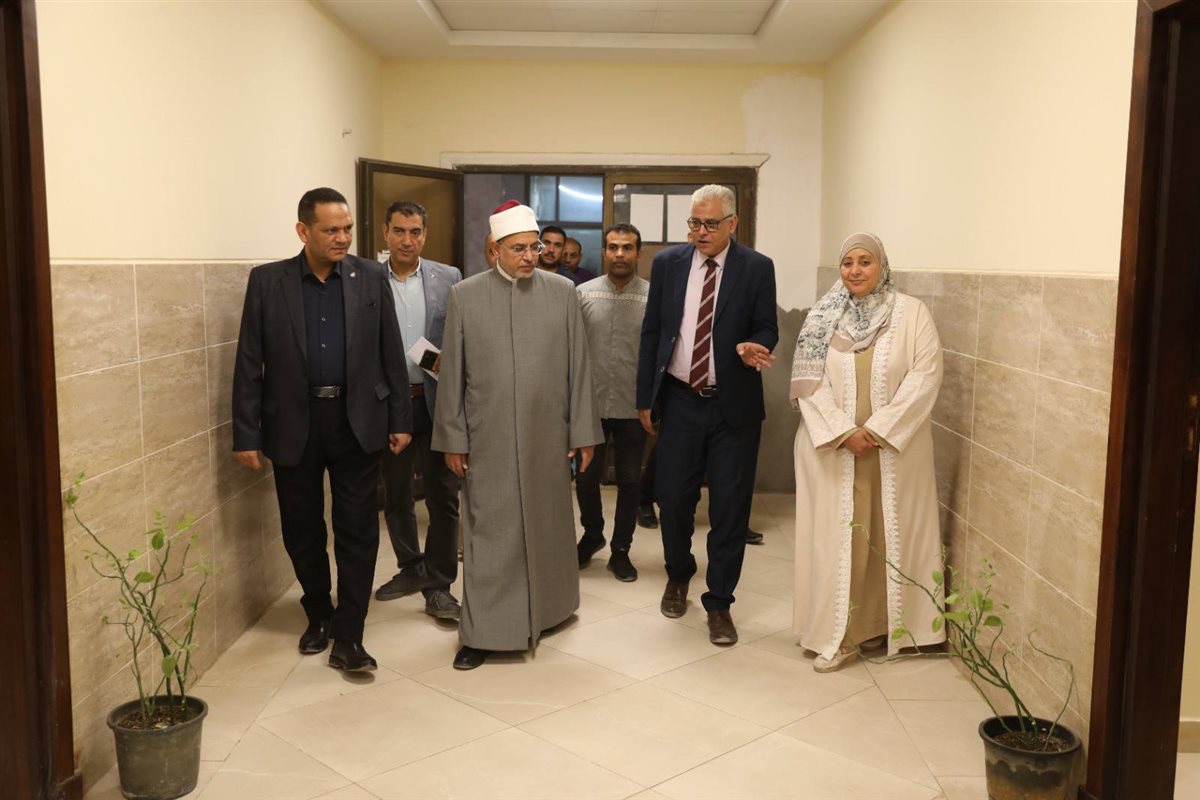 <strong>رئيس جامعة الأزهر ونائبه لشئون التعليم يتفقدان المدن الجامعية ويطمئنان على تسكين  طلاب الحالات الخاصة</strong>