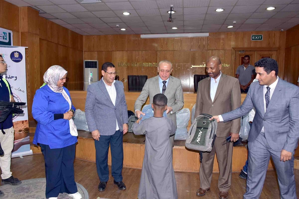 حفل توزيع 1000 شنطة مدرسية 