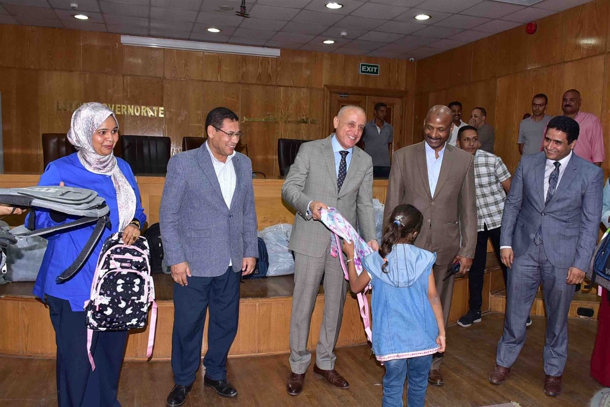 حفل توزيع 1000 شنطة مدرسية 