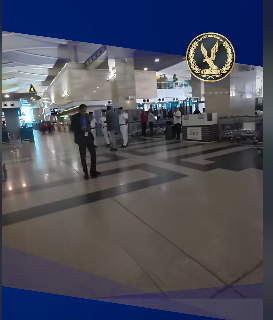 هدفه الإساءة للمنظومة: الداخلية تنفي اتهام شرطي بطلب أموال من راكب صيني بمطار القاهرة.. وكاميرات المراقبة تكشف الحقيقه