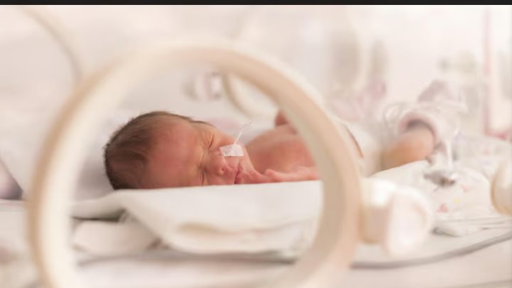 رؤية الولادة في المنام للعزباء