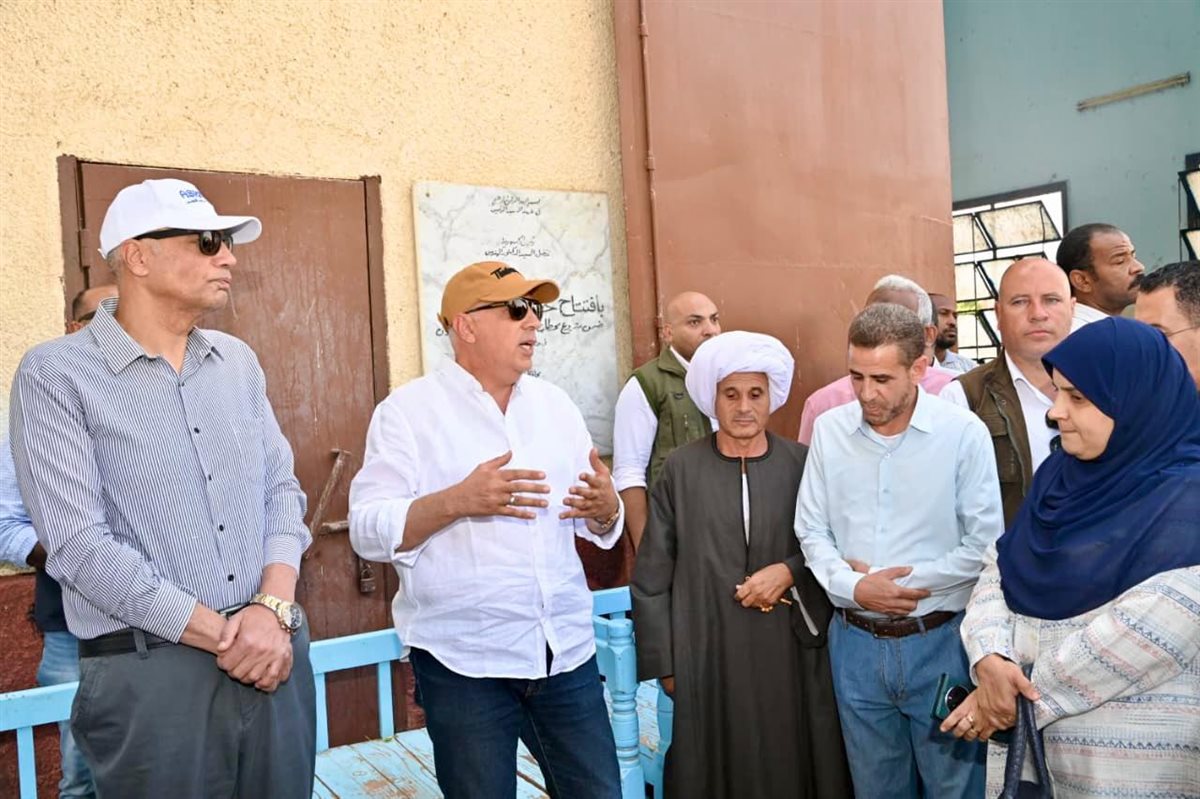 وزير الري خلال جولته