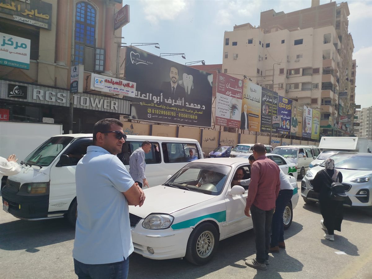 حملة مكبرة من المواقف ومباحث المرور لضبط تعريفة الميكروباص في شوارع الفيوم