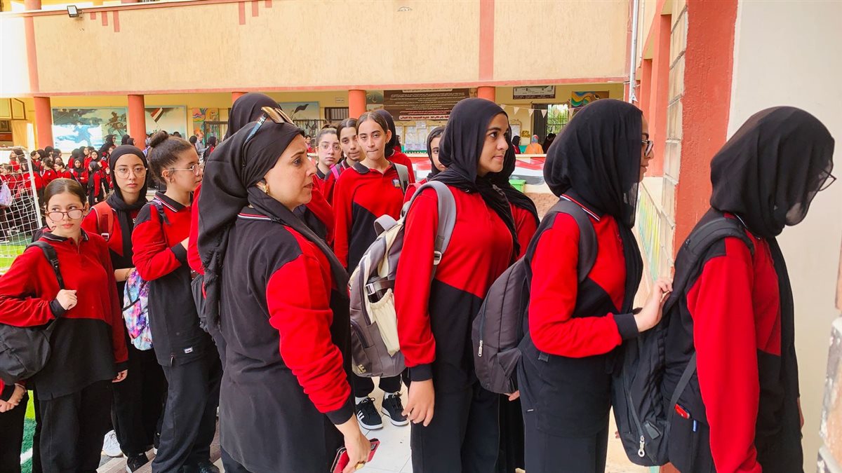 مديرة مدرسة بورسعيد الثانوية بنات 