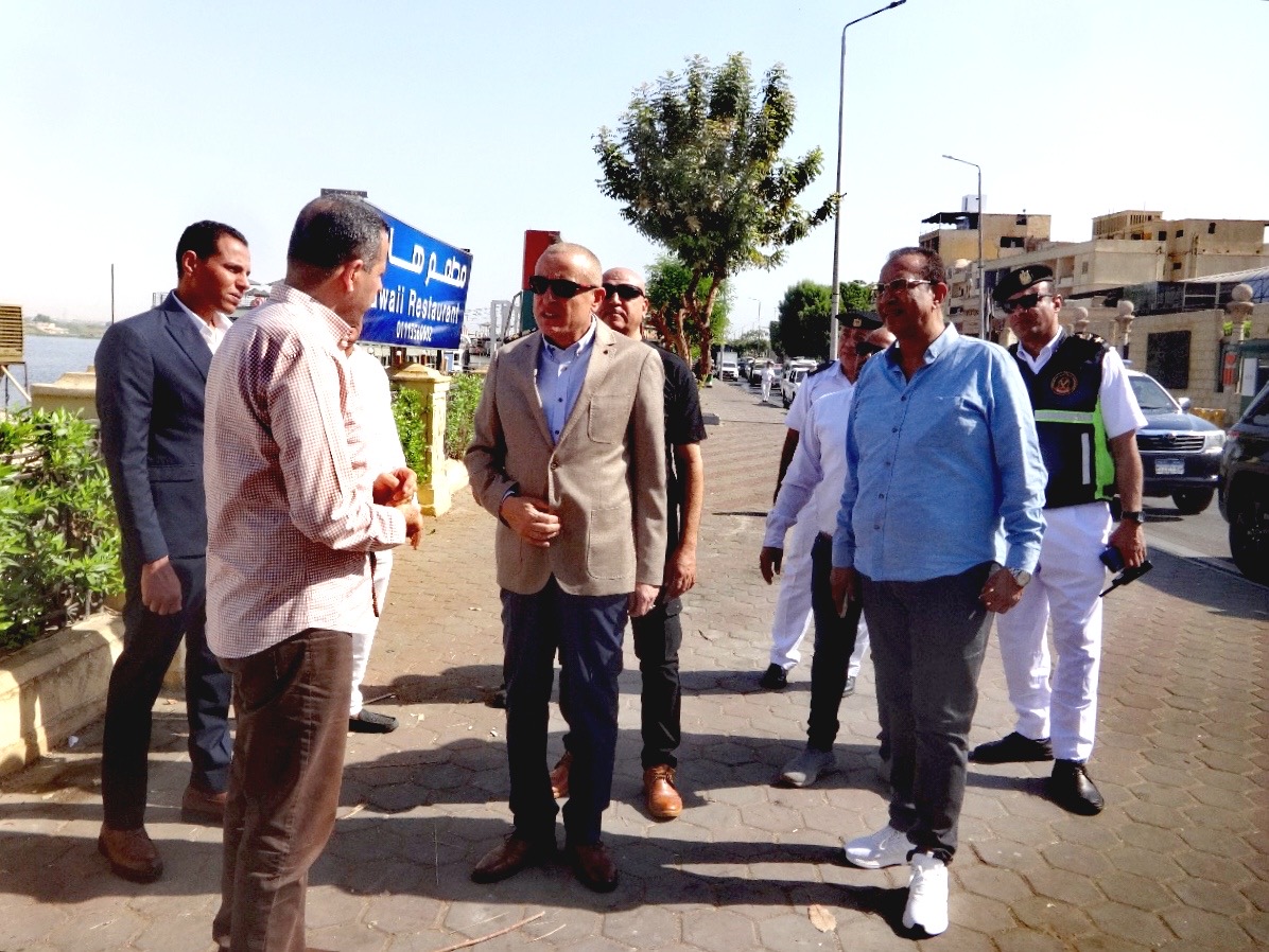 جولة موسعة لمحافظ الأقصر 