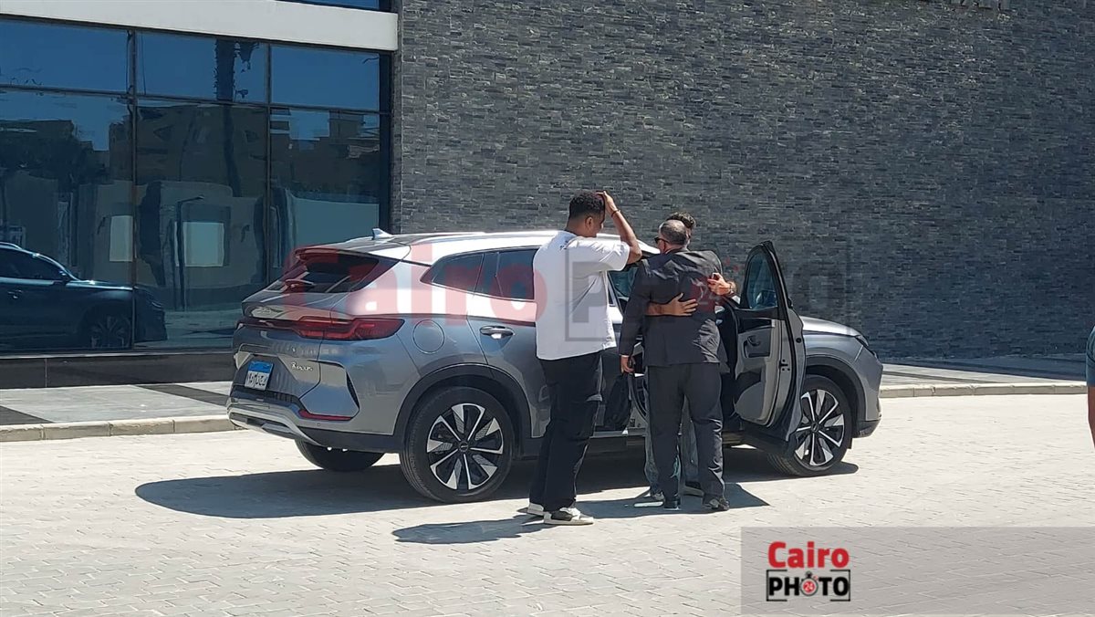 والد زيزو يصل إلي مقر اتحاد الكرة بسبب شكوى نادي الزمالك