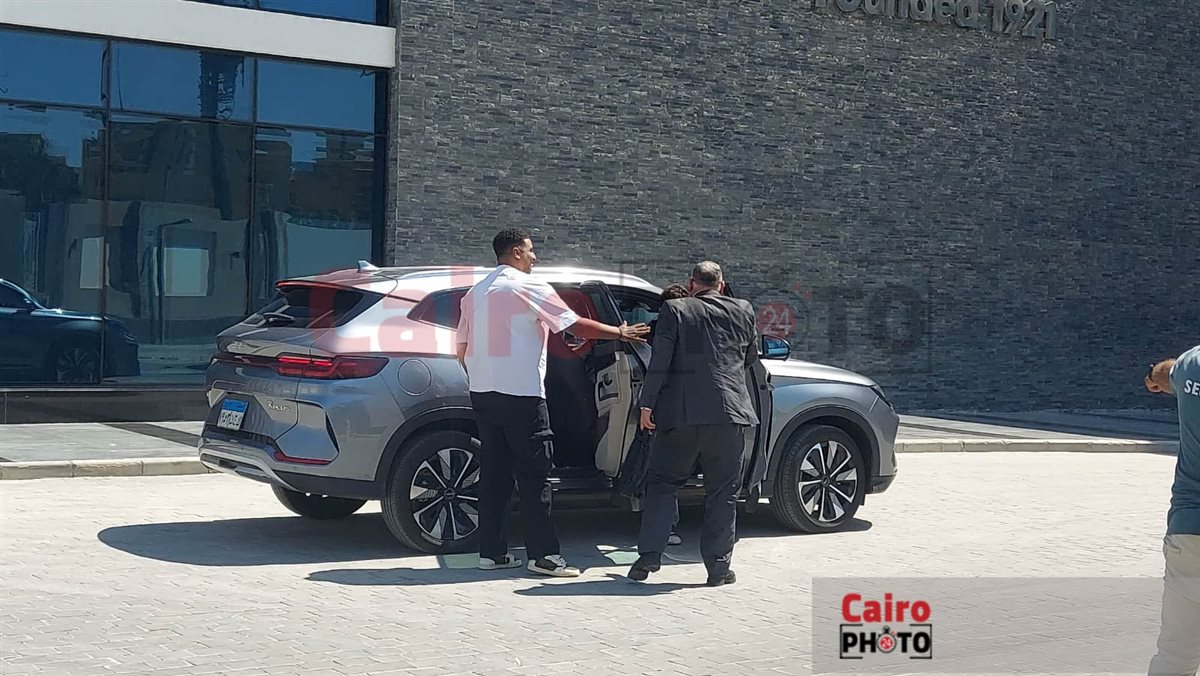 والد زيزو يصل إلي مقر اتحاد الكرة بسبب شكوى نادي الزمالك