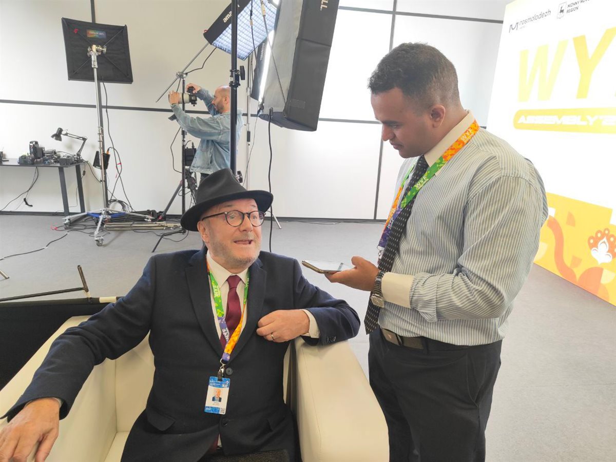 جورج جالاوي ومحمد جمال صحفي القاهرة 24 