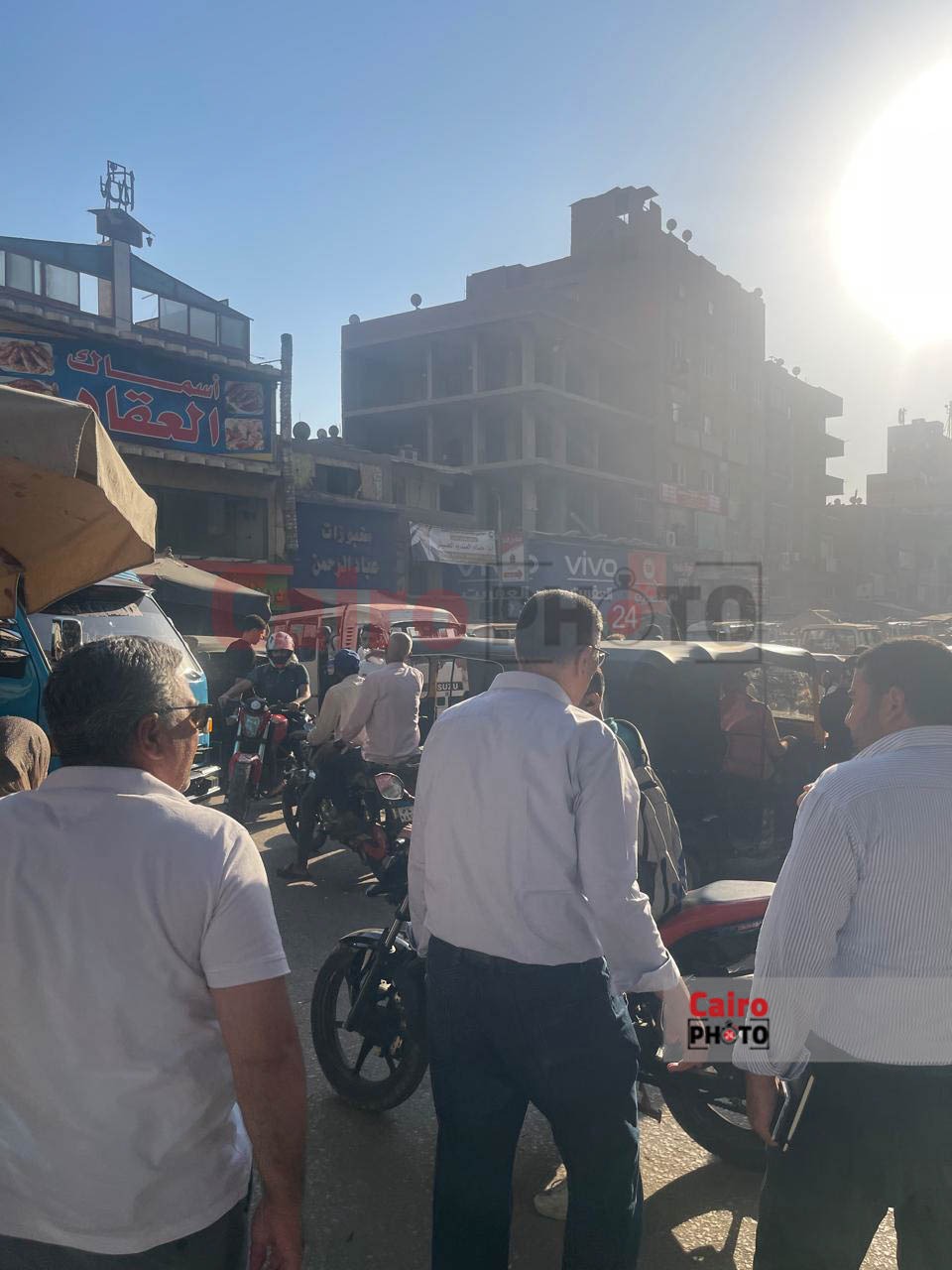 محافظ الجيزة خلال تخفيه وسط المواطنين 