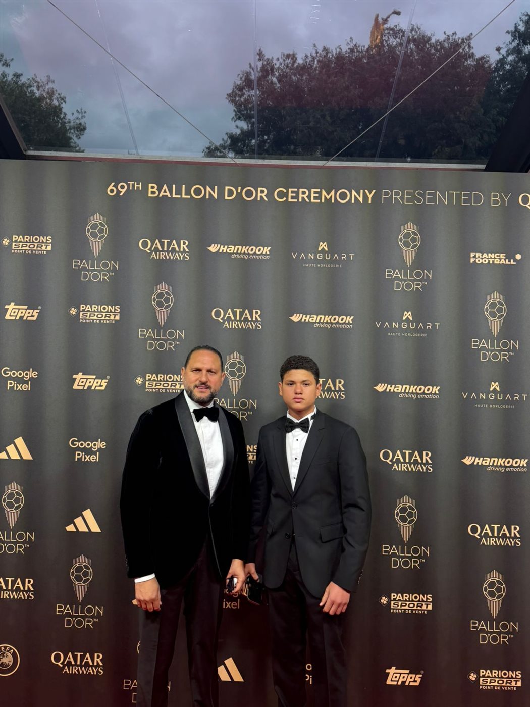 عمادة زيادة ونجله في حفل الكرة الذهبية