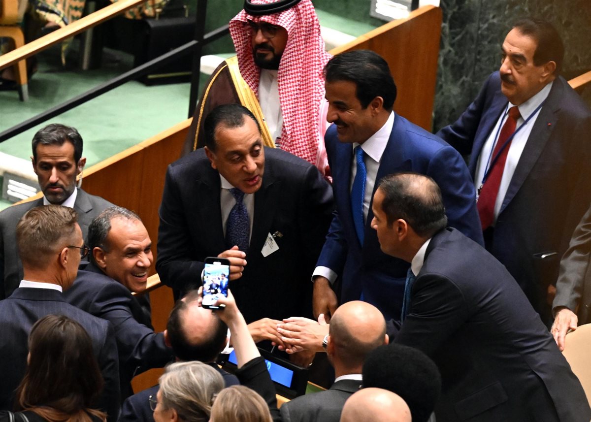 تبادل التهنئة بعد الاعتراف الفرنسي&nbsp;