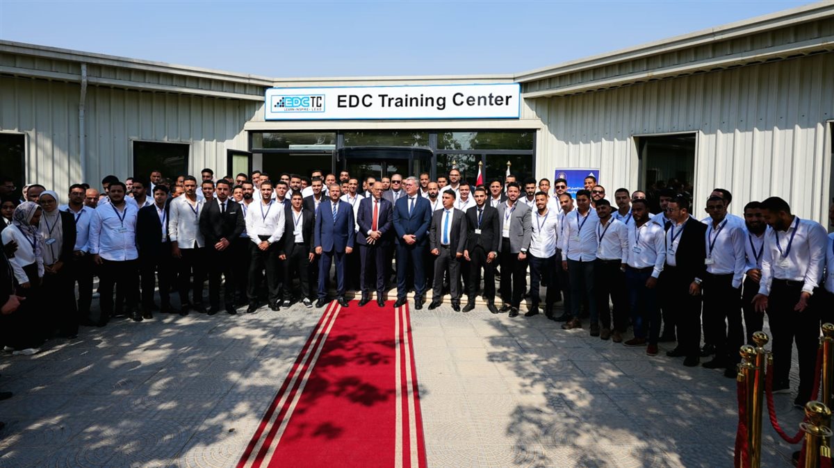 وزيرا البترول والعمل يُسلمان شهادات لأوائل خريجى دورات تدريب مجانية في مجالات الحفر والخدمات البترولية&nbsp;