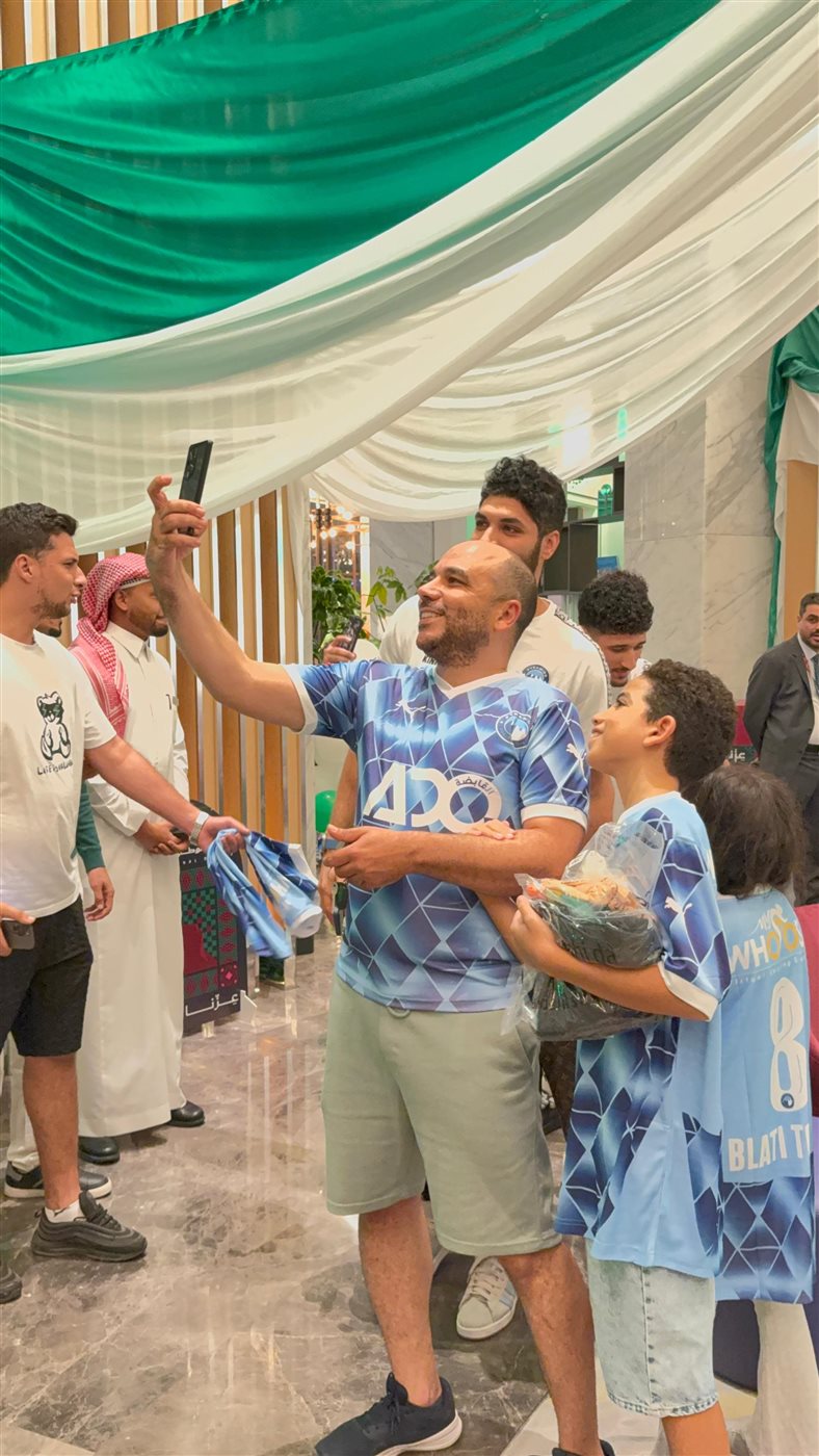 <strong>بعثة بيراميدز تغادر فندق الإقامة بجدة استعدادًا لمواجهة الأهلي السعودي</strong>