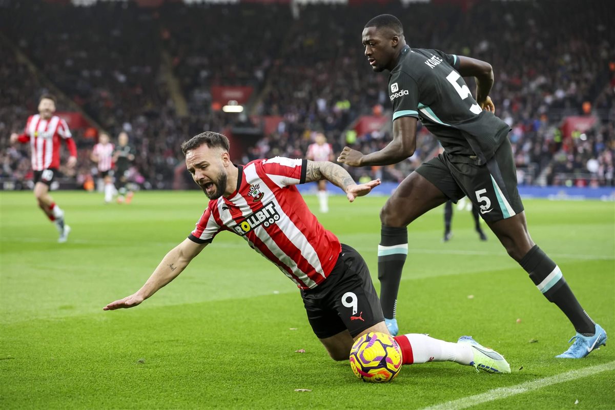 موعد مباراة ليفربول وساوثهامبتون بث مباشر