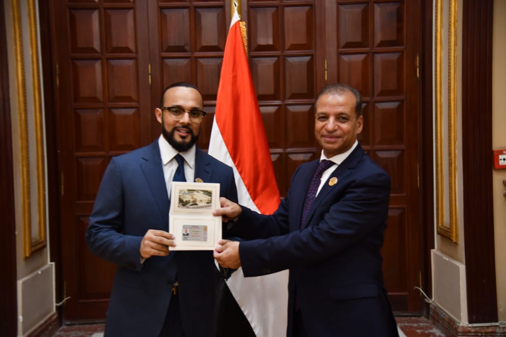 النائب أحمد عبيد يتسلم كارنيه عضوية مجلس الشيوخ