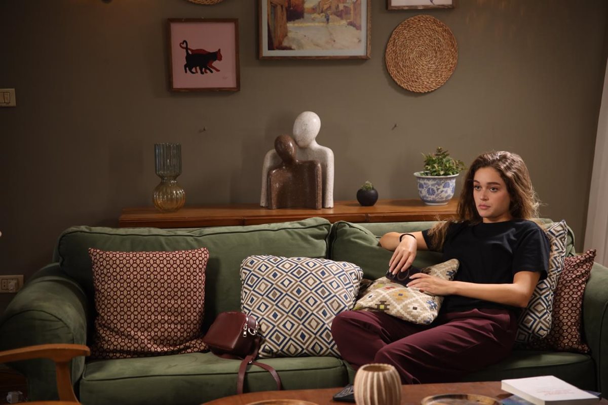 حكاية نور مكسور