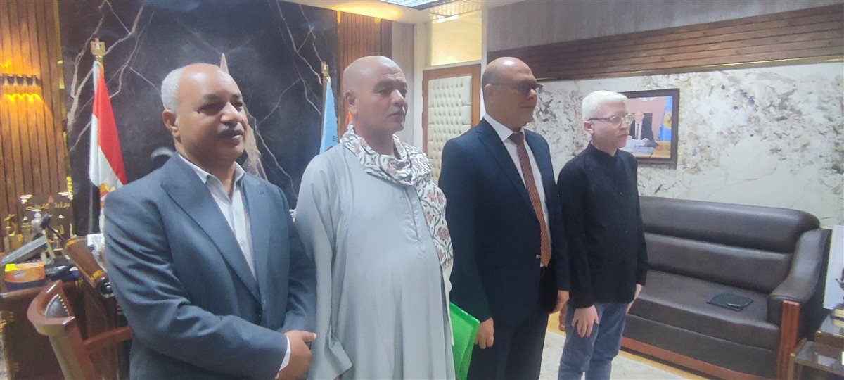 يوسف مع رئيس جامعة سوهاج