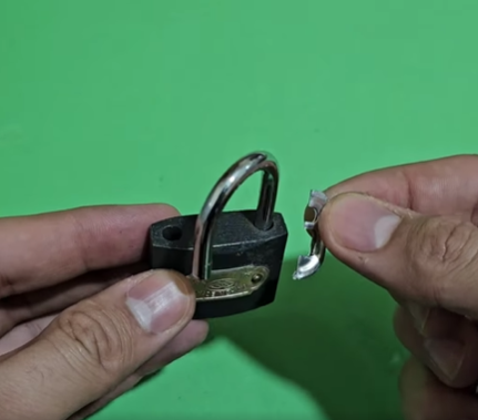 أسهل طريقة لفتح القفل