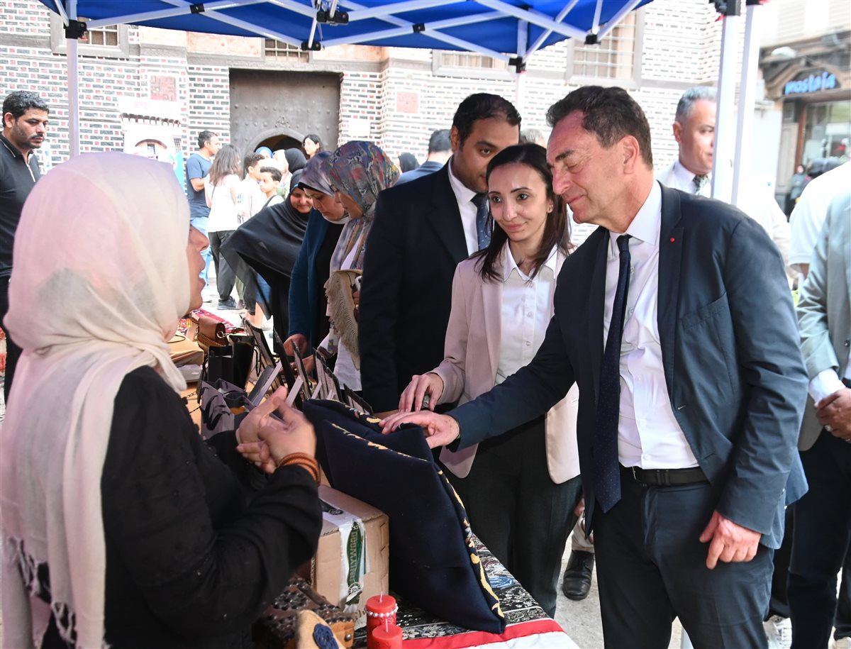 محافظ البحيرة والسفير الفرنسى يقومون بزيارات أثرية بمدينة رشيد