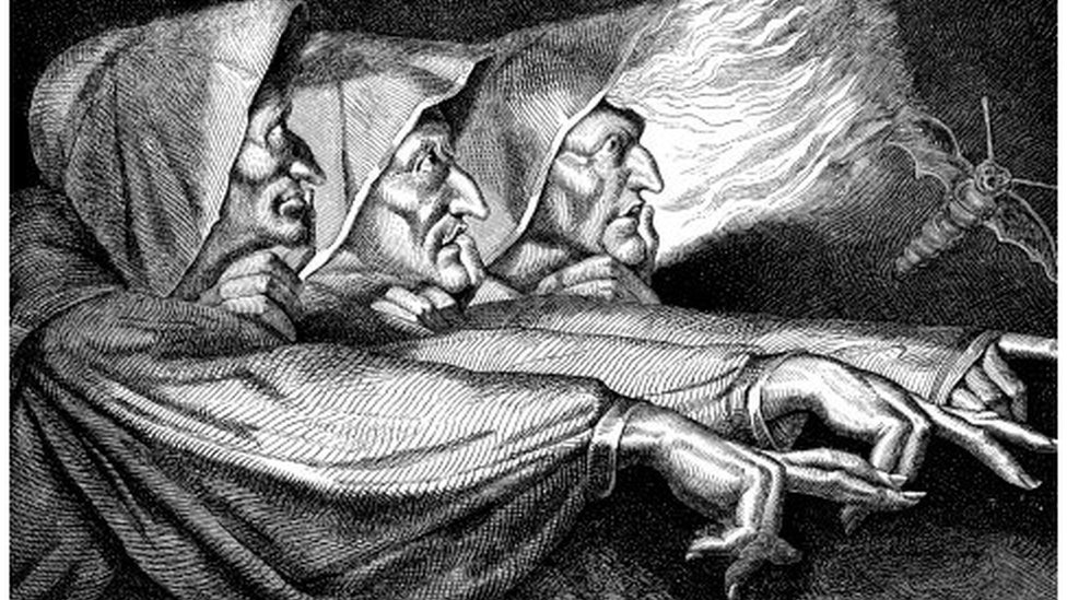 عرافة لبنانية شهيرة