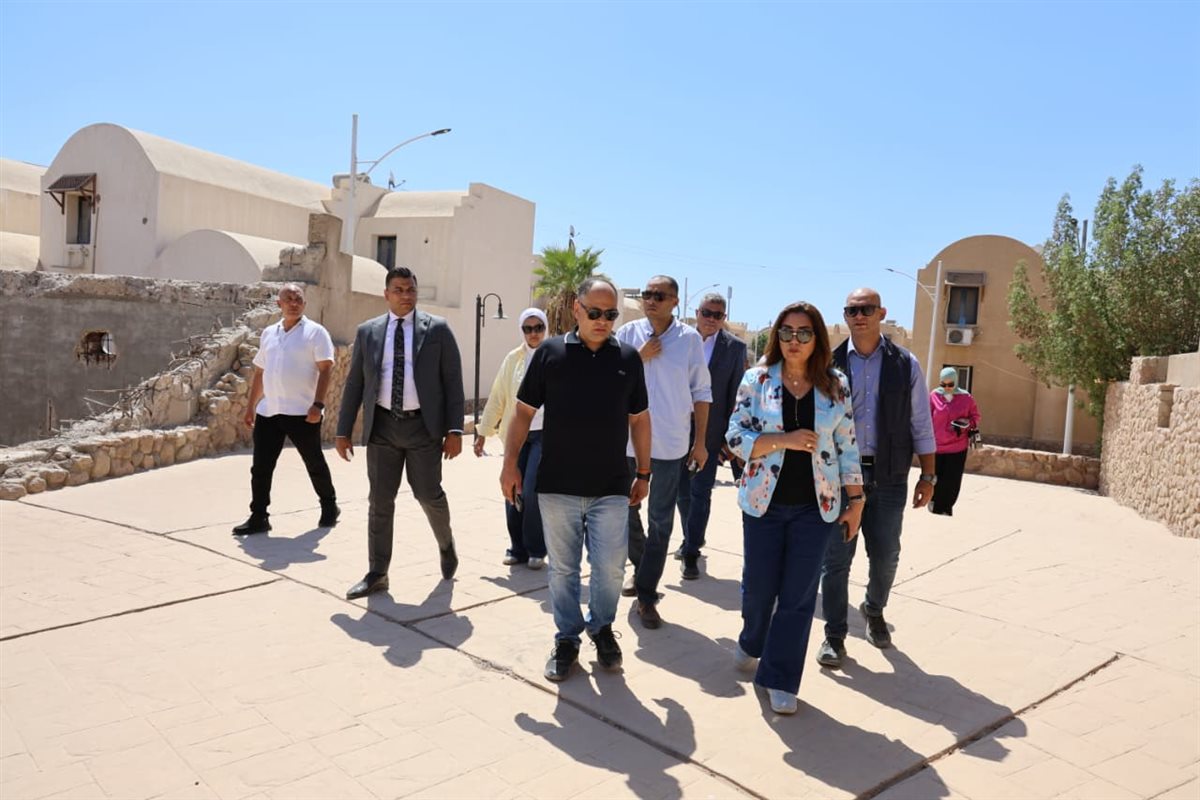 وزيرة البيئة توجه بالإسراع في التحصيل الإلكتروني وصيانة مرافق محمية رأس محمد