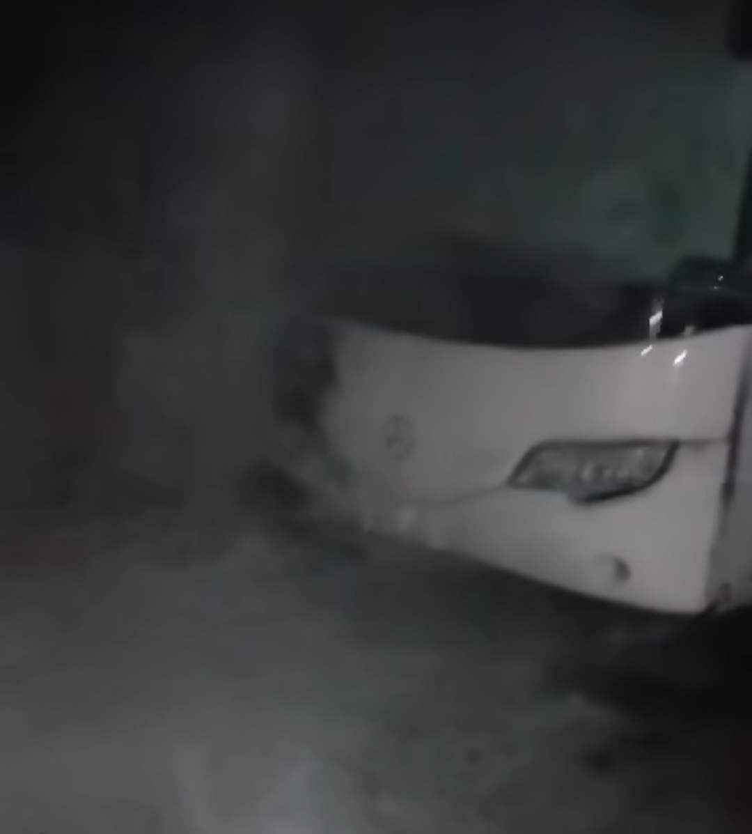 اشتعال النيران في الأتوبيس