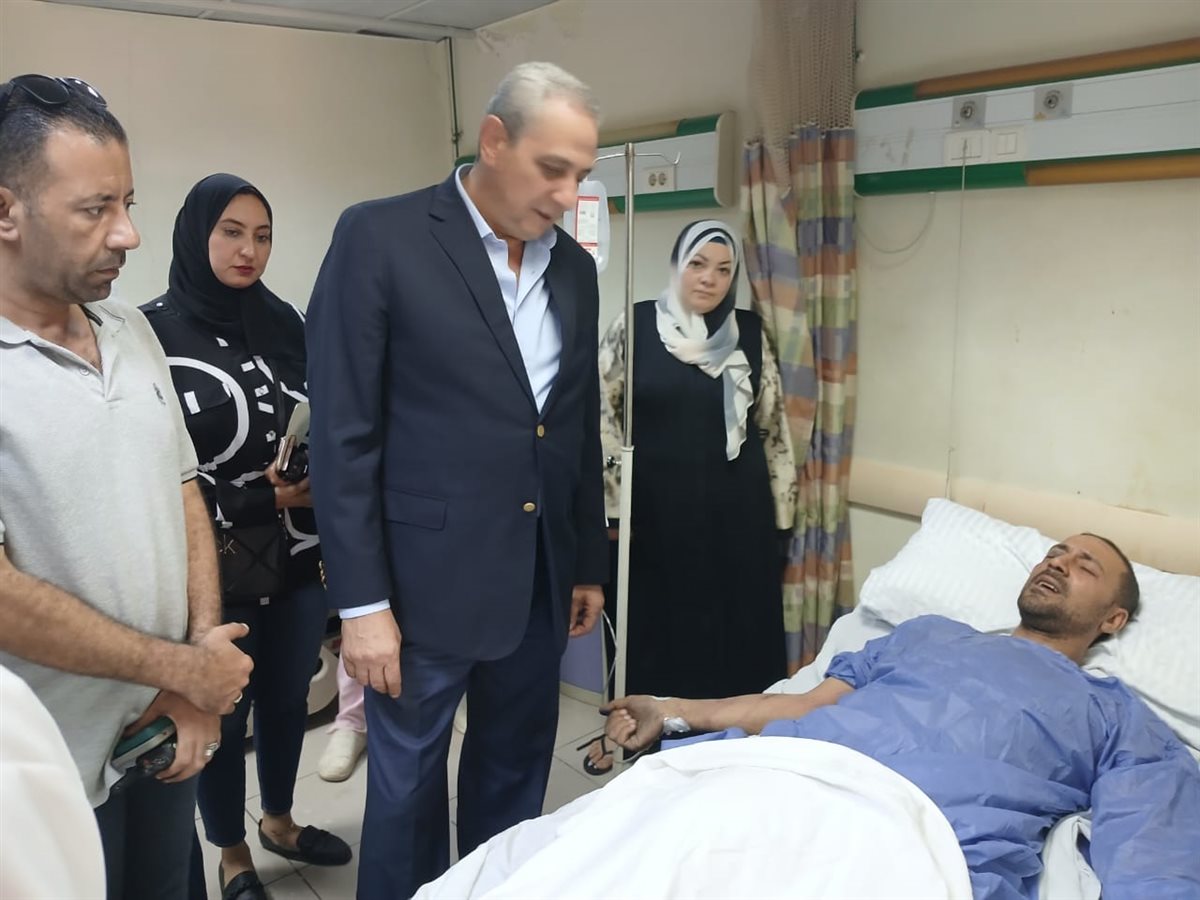 محافظ الغربية يتفقد مصابي حادث مصنع المحلة الكبرى
