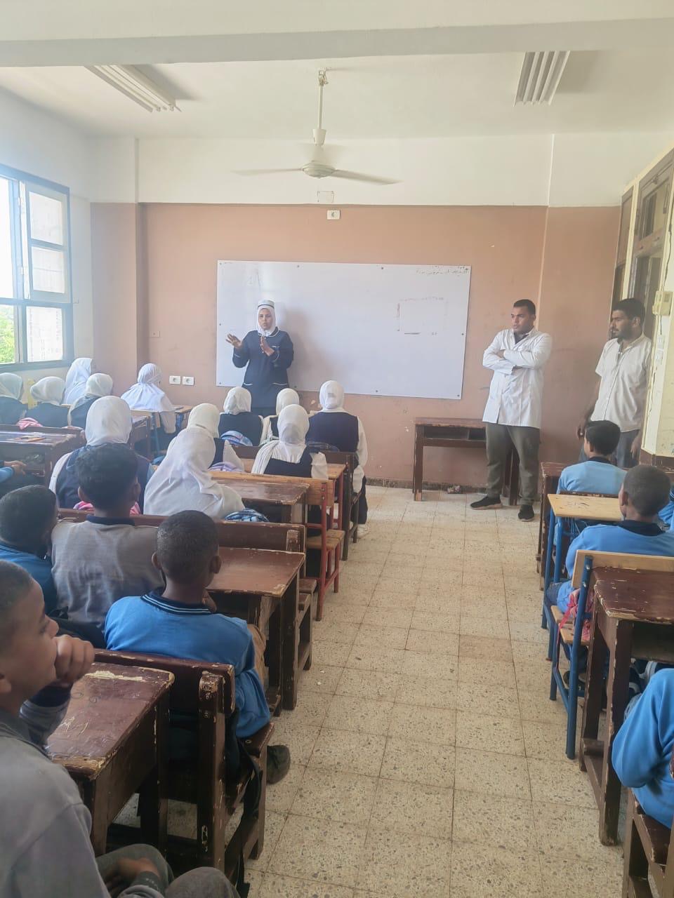 مبادرة مدرستنا بصحة في الأقصر