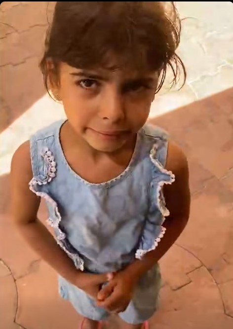 <strong>جانب من فيديو زعم سيدة باحتجاز ابنتها </strong>