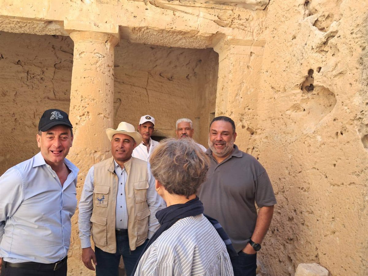 السفير الفرنسي يزور الإسكندرية