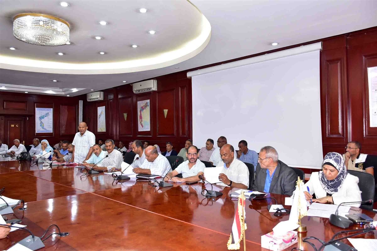 إجتماع محافظ الأقصر