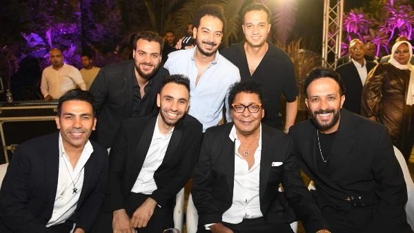 أحمد شامي وأحمد عصام في حفل زفاف ابنة شقيقة منير 