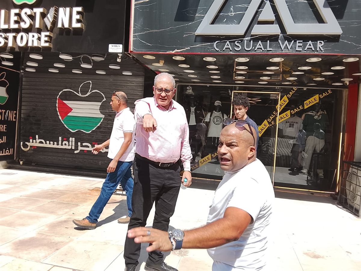 رئيس حي السلام أول يقود حملة مكبرة لإزالة الإشغالات بشارع جمال عبد الناصر