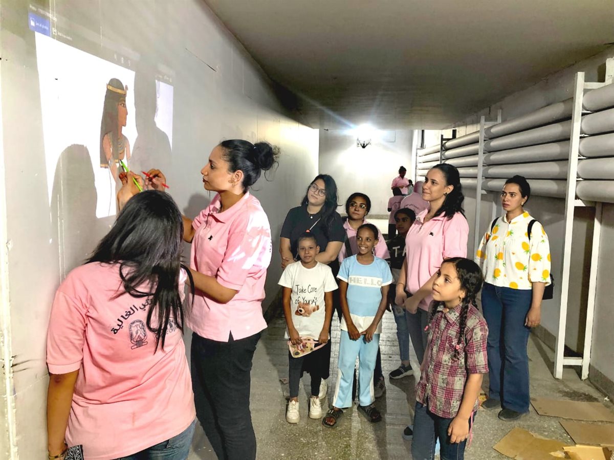 تزيين نفق المحطة