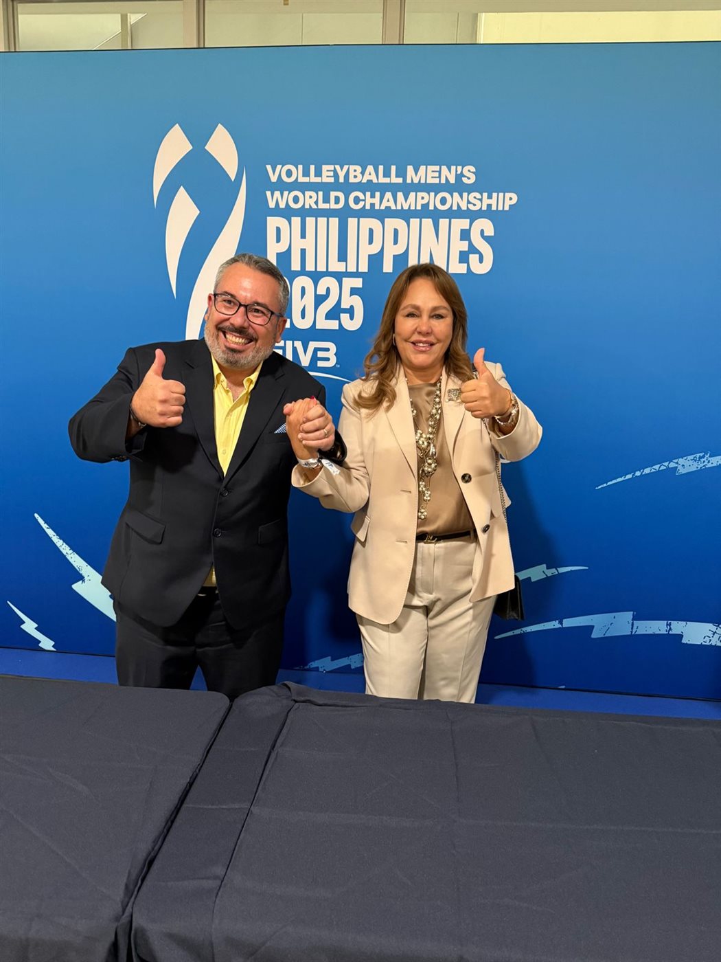 توقيع اتفاقية تعاون بين الاتحادين الدولي والعربي للكرة الطائرة في الفلبين