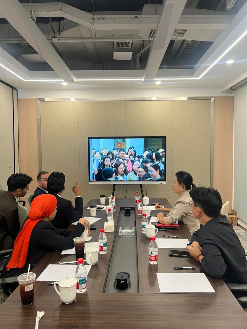  وفد متحف الحضارة