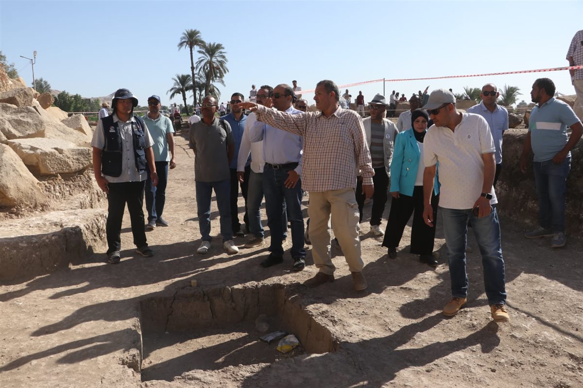 أمين الأعلى للآثار يتفقد مشروعي ترميم الصرح الأول لمعبد الرامسيوم ومقبرة تحتمس الثاني